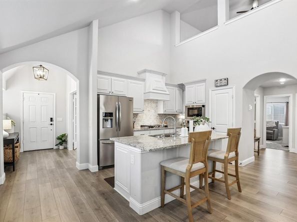 166  Martinique Drive , Lancaster Texas 75146