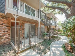 5212  Fleetwood Oaks Avenue  202, Dallas Texas 75235