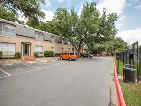 5212  Fleetwood Oaks Avenue  202, Dallas Texas 75235
