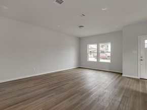 1136 E Broadway Avenue , Fort Worth Texas 76104