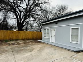 2800  Walker Street , Fort Worth Texas 76105