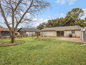 424  Bluebonnet Trail , Garland Texas 75043