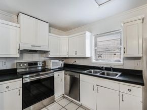 424  Bluebonnet Trail , Garland Texas 75043