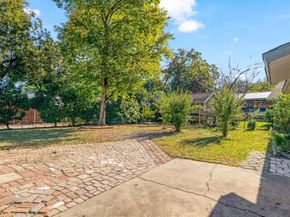 424  Bluebonnet Trail , Garland Texas 75043