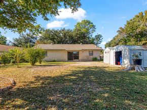 424  Bluebonnet Trail , Garland Texas 75043