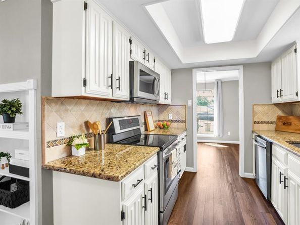 2621  Carmel Circle , Carrollton Texas 75006