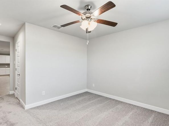 1450  CANTERBURY Trail , DeSoto Texas 75115