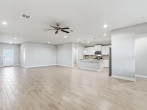 1450  CANTERBURY Trail , DeSoto Texas 75115