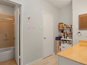 5981  Arapaho Road  1802, Dallas Texas 75248