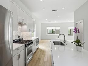 427 W 10th Street  803, Dallas Texas 75208
