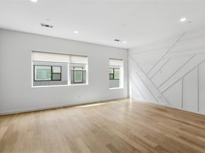 427 W 10th Street  803, Dallas Texas 75208