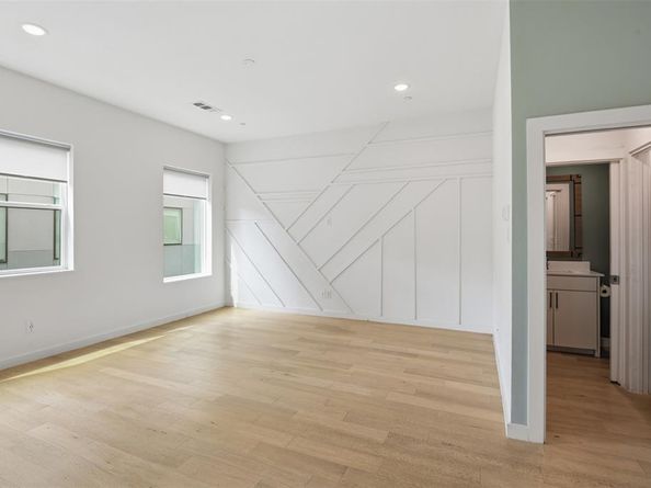 427 W 10th Street  803, Dallas Texas 75208