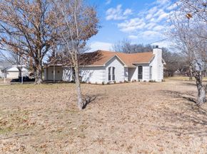 655 E Reindeer Road , Lancaster Texas 75146