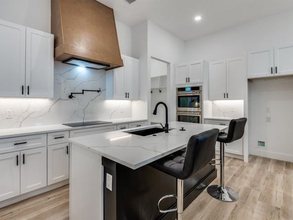 2808  Guymon Street , Dallas Texas 75212