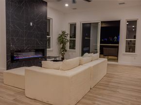 2808  Guymon Street , Dallas Texas 75212