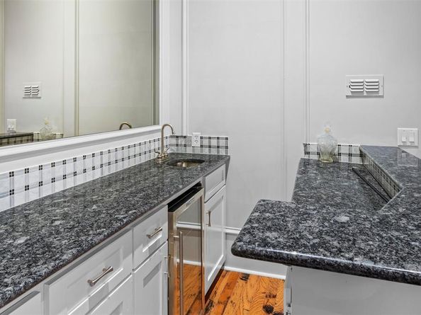 16001  Chalfont Circle , Dallas Texas 75248