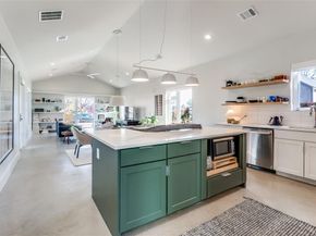 1006  Mcbroom Street , Dallas Texas 75212