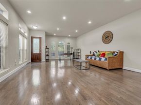 2407  Knight Street , Dallas Texas 75219