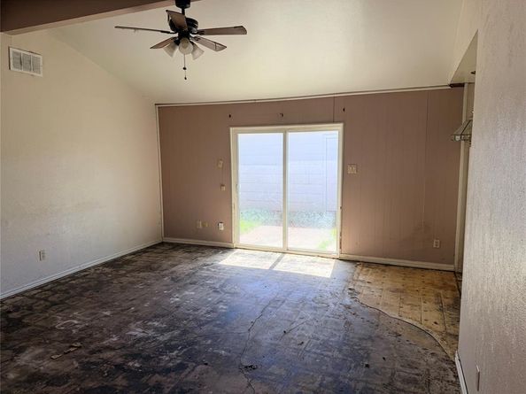 1304  Glynn Oaks Drive , Arlington Texas 76010