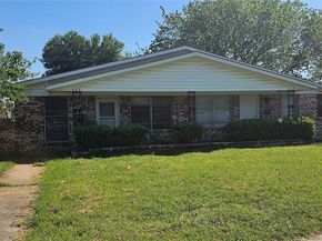 608  Arbor Lane , Lancaster Texas 75134