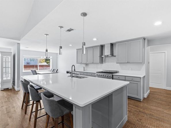 7724  Meadowhaven Drive , Dallas Texas 75254