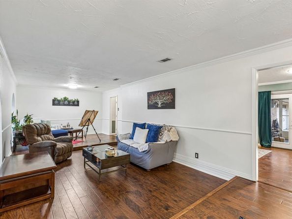1709  Timbers Drive , Irving Texas 75061