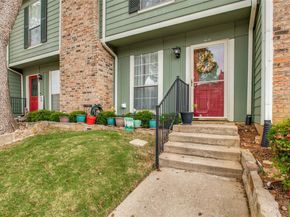 22  Abbey Road , Euless Texas 76039