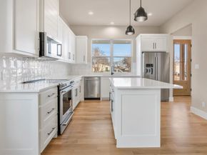 207 W 7th Street , Justin Texas 76247