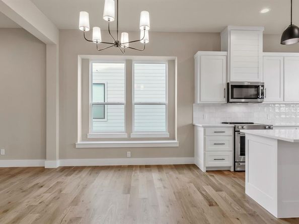 207 W 7th Street , Justin Texas 76247