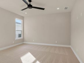 207 W 7th Street , Justin Texas 76247