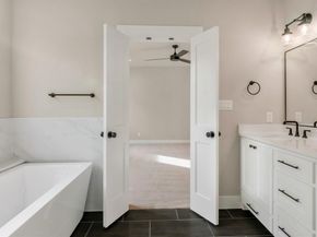 207 W 7th Street , Justin Texas 76247