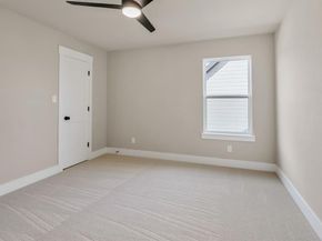 207 W 7th Street , Justin Texas 76247