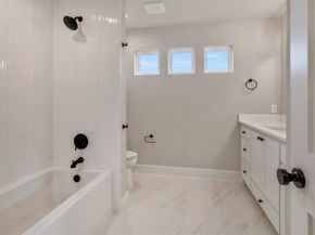 207 W 7th Street , Justin Texas 76247