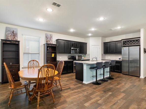 1025  Mason Street , Aubrey Texas 76227