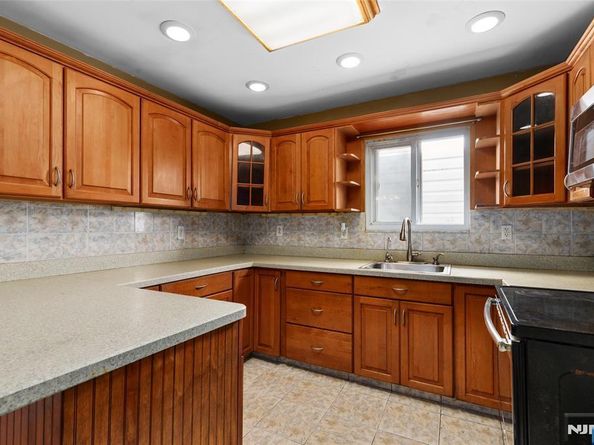 524 66th Street, West New York NJ 07093