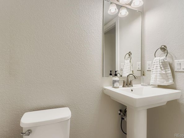 841 Robert Street, Longmont CO 80503