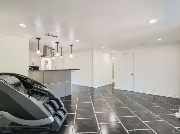 541 Emporia Street, Aurora CO 80010