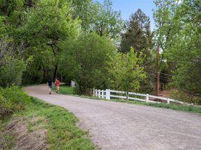 813 W Geddes Circle, Littleton CO 80120