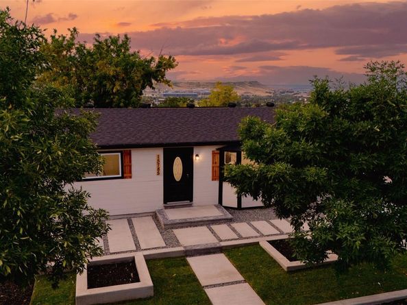 15785 W 2nd Avenue, Golden CO 80401