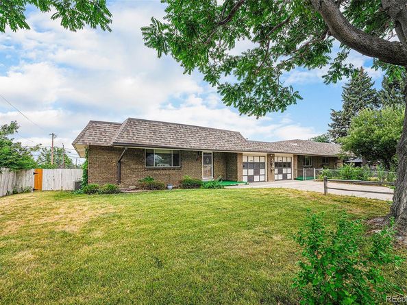 1832 Simms Street, Lakewood CO 80215