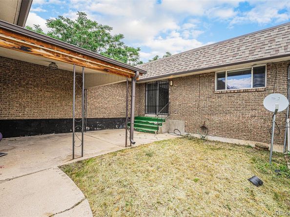 1832 Simms Street, Lakewood CO 80215