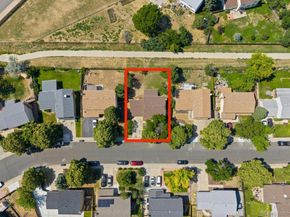 1039 S Lewiston Way, Aurora CO 80017
