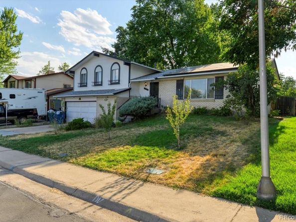 569 S Field Court, Lakewood CO 80226