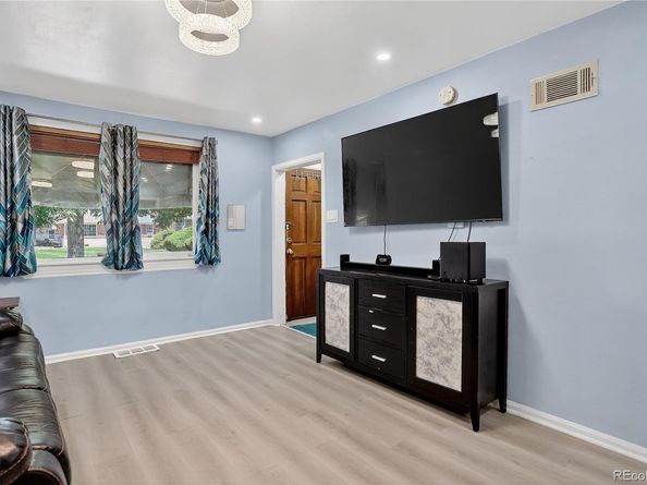 1424 Galena Street, Aurora CO 80010