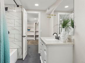 3222 Blackhawk Circle, Aurora CO 80011