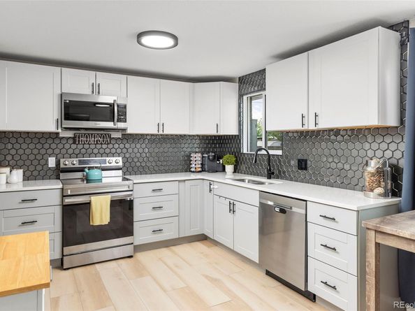 3222 Blackhawk Circle, Aurora CO 80011