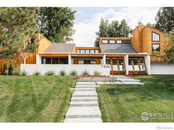 7306 Island Circle
