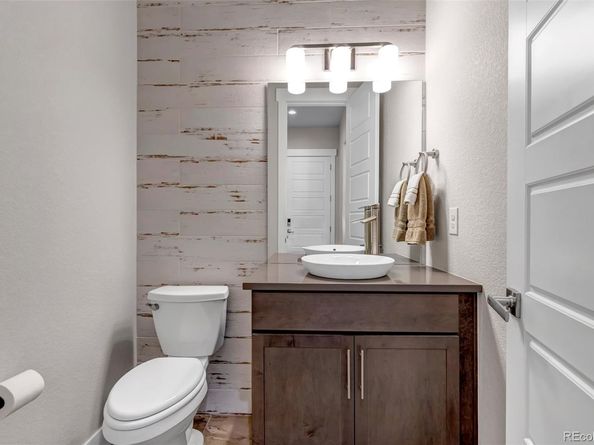 7036 S Espana Way, Centennial CO 80016