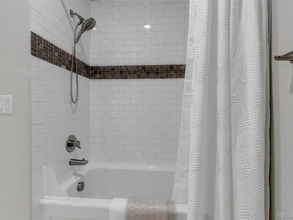 7036 S Espana Way, Centennial CO 80016