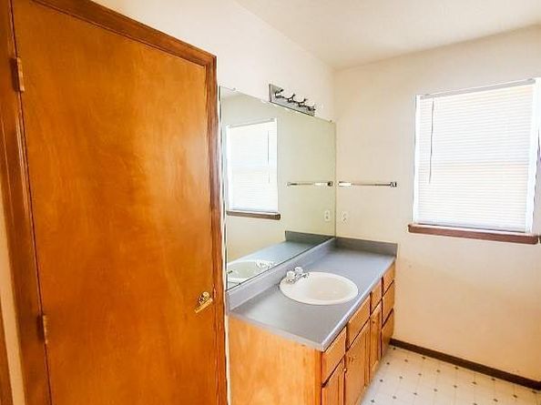 Undisclosed Address #3673299, Aurora CO 80015